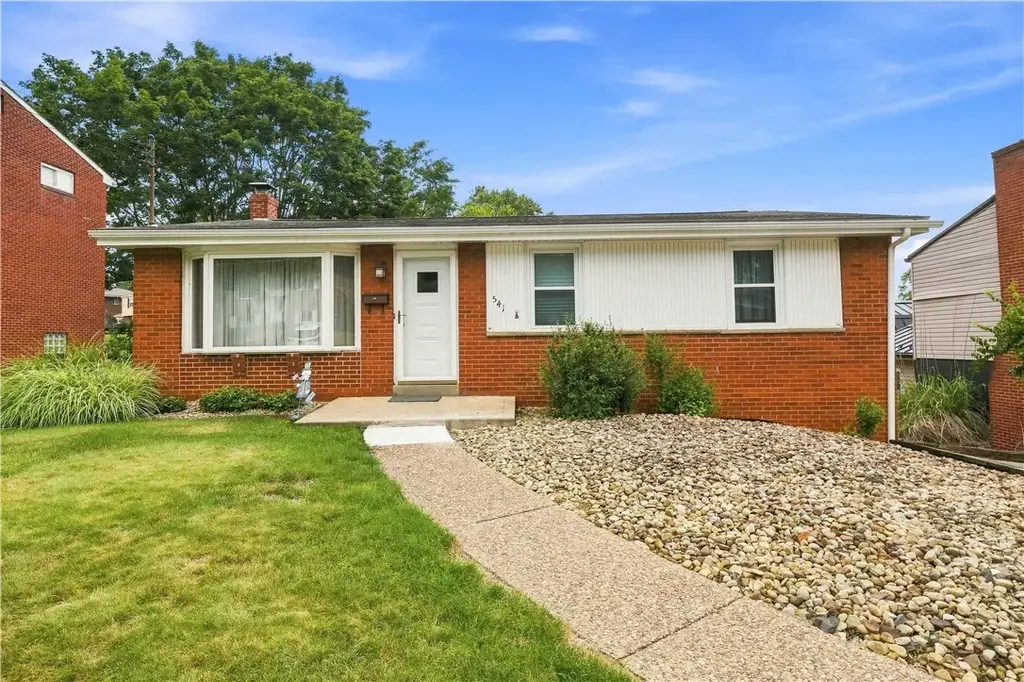 541 Foltz Drive , Verona