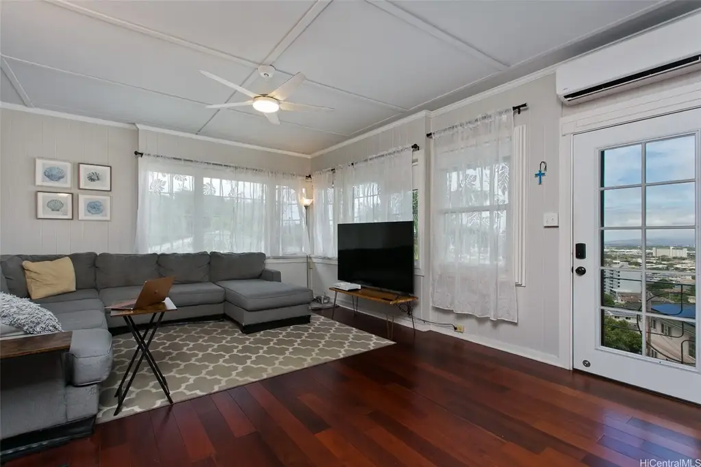 2158 Makanani Drive, Honolulu