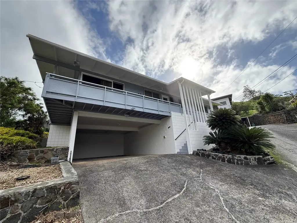 2155 Puowaina Drive, Honolulu