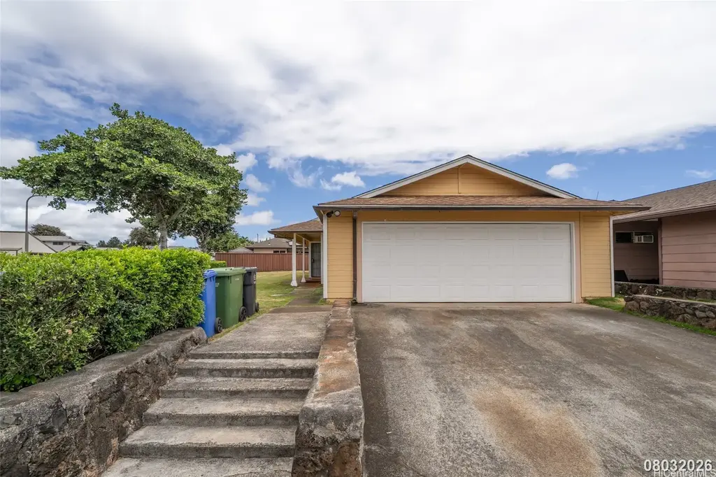 95-430 Kaukoe Street, Mililani