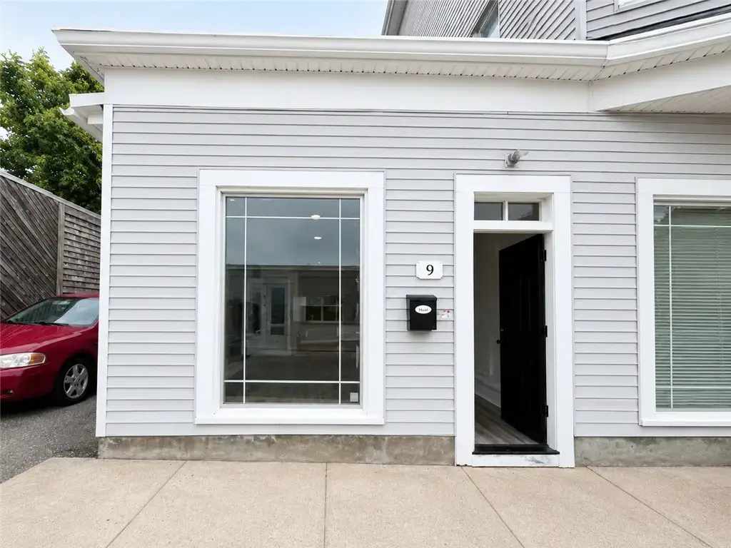 9 Weaver St, West Warwick