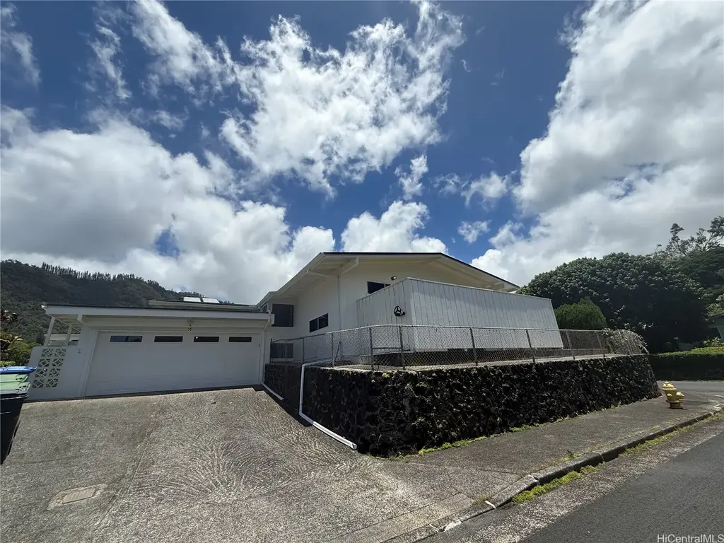 35 Country Club Road # Main House, Honolulu