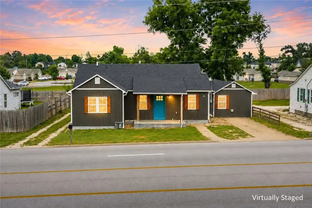 519 N 8th Street, Rogers