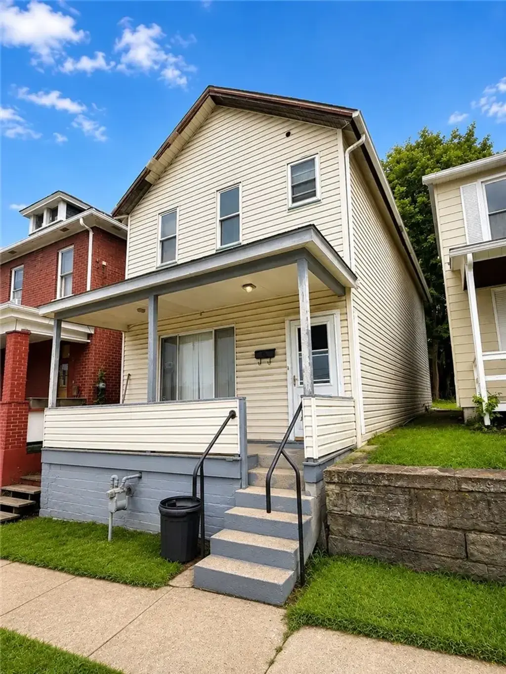 11 14th Street , Jeannette