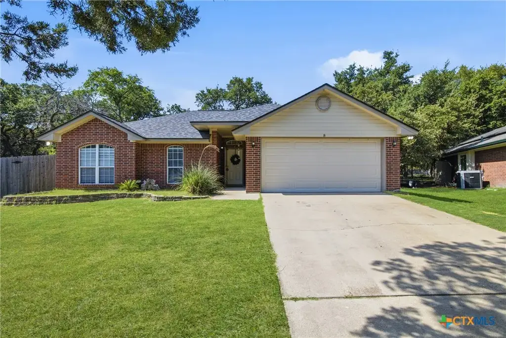 8 Holly Court, Belton