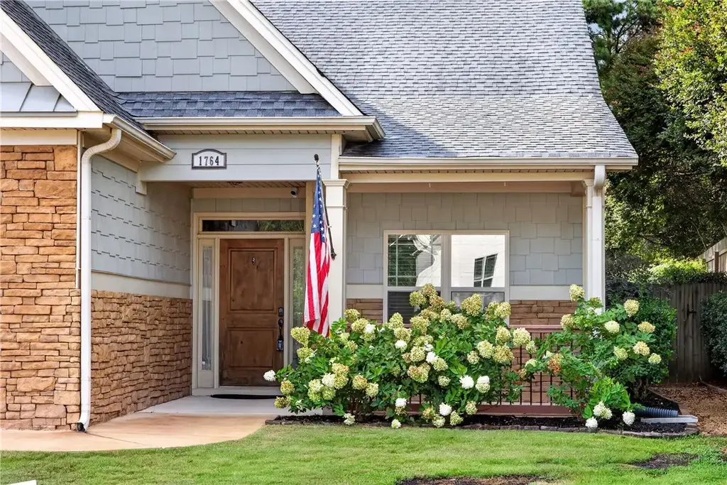 1764 Kenai Pass, Auburn