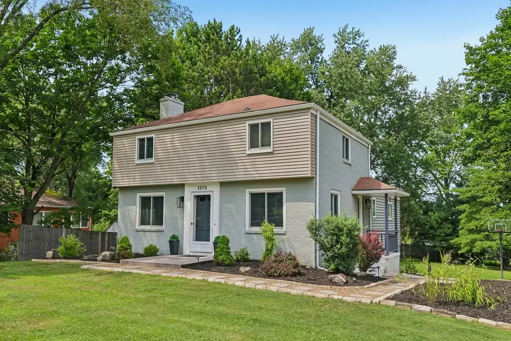 1573 Crestview Drive, Franklin Park