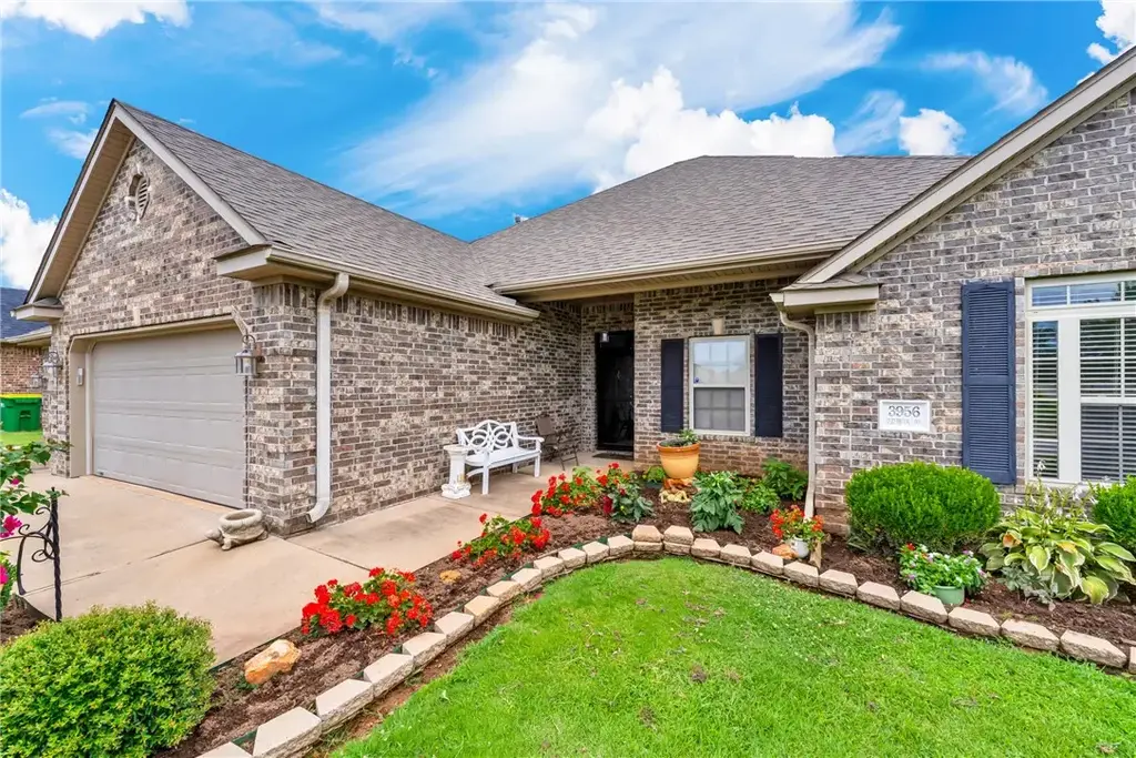 3956 Glenbrook Loop, Springdale
