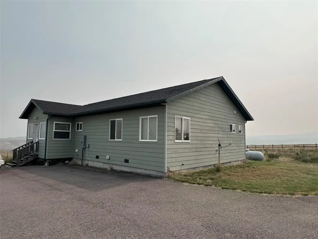 23 Warren Court, Hall