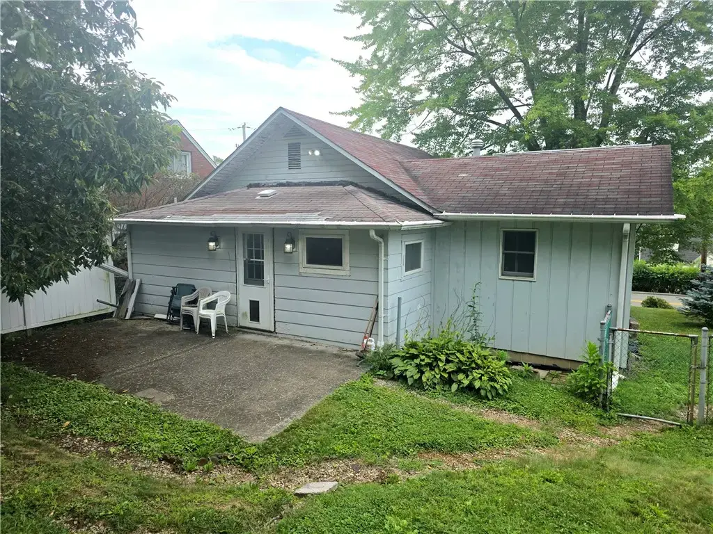 213 Rosecrest Drive , Monroeville