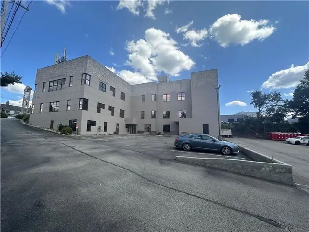 10431 Perry Highway, McCandless
