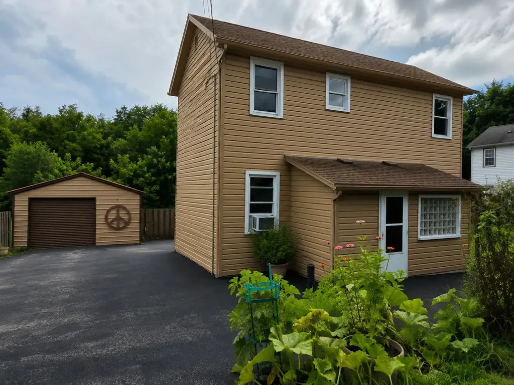123 Snydertown Road, East Huntingdon