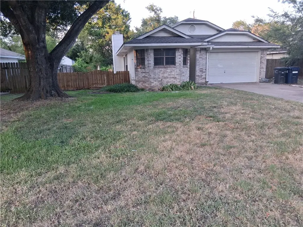 3303 Dallis Drive, College Station