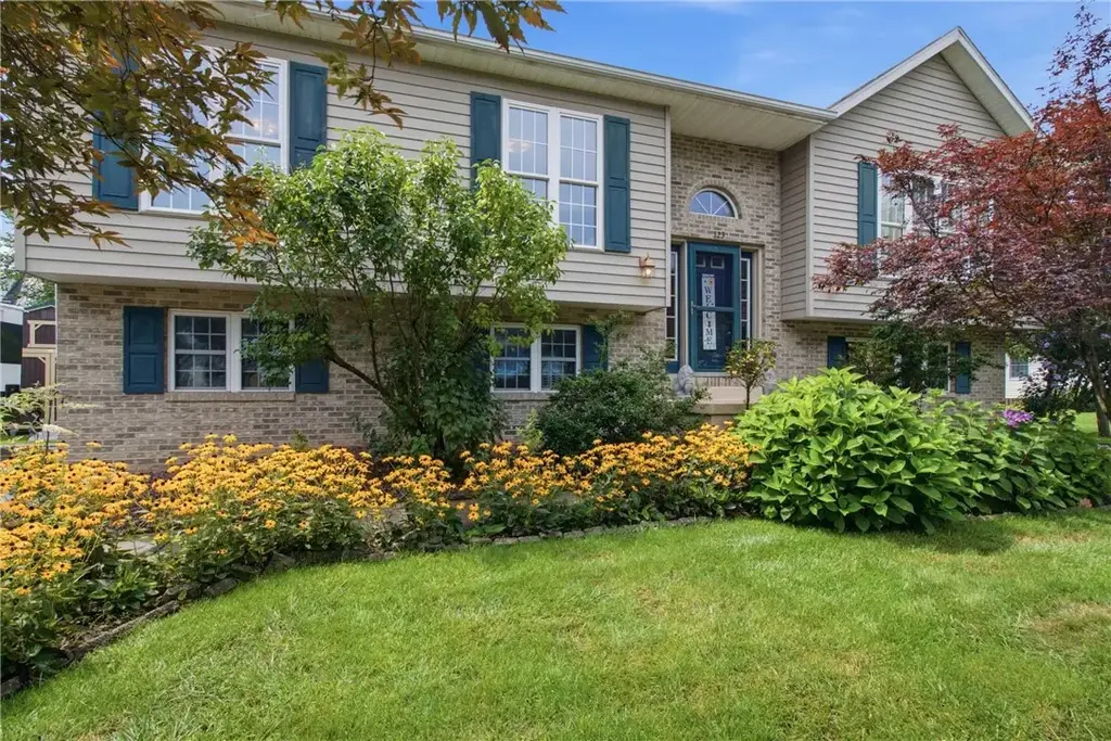 123 Fiore Lane, Other