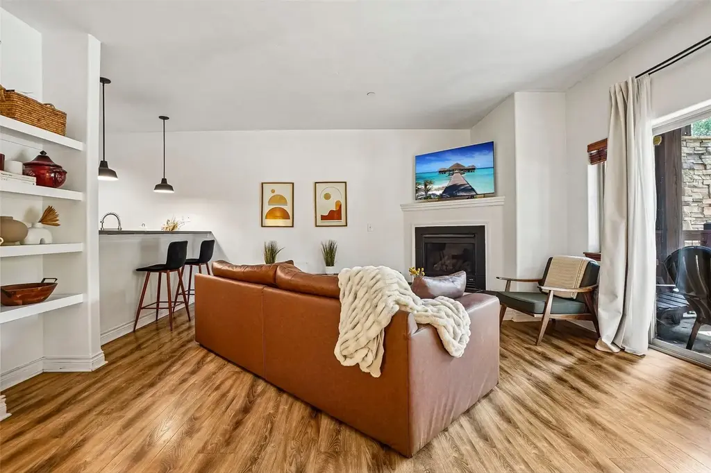 801 Lakepoint Drive B17, Frisco