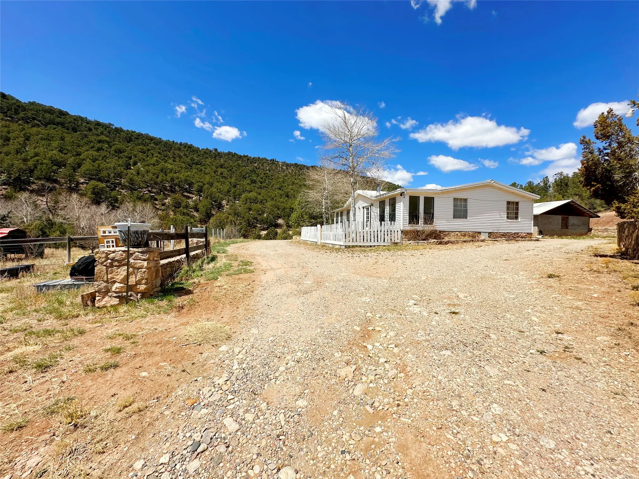 53 County Road B44c, Pecos