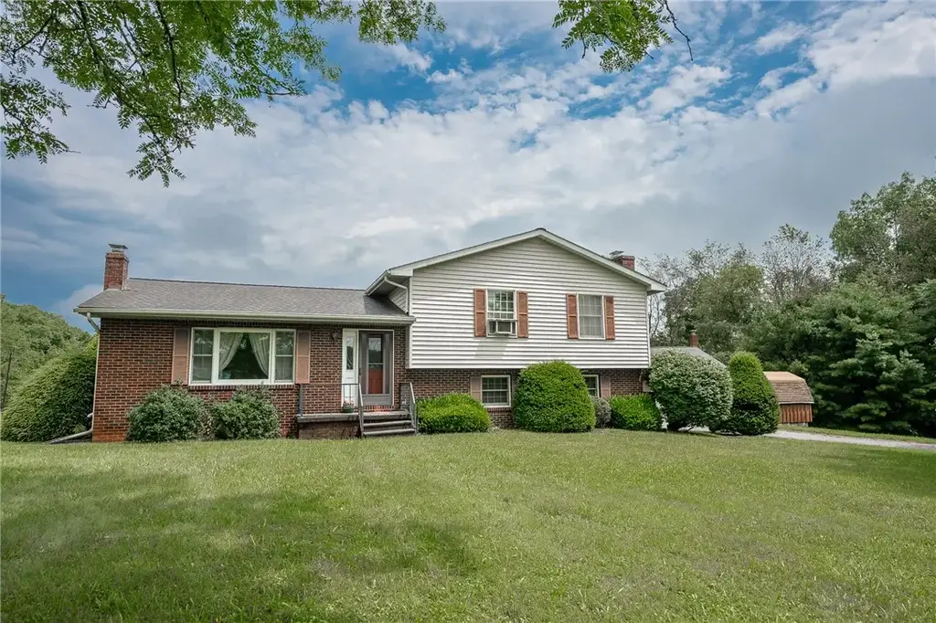 121 Pearl Drive , Plumcreek