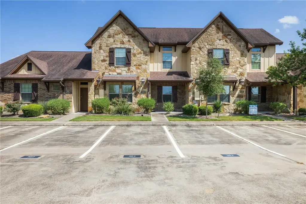 303 Capps Drive, College Station