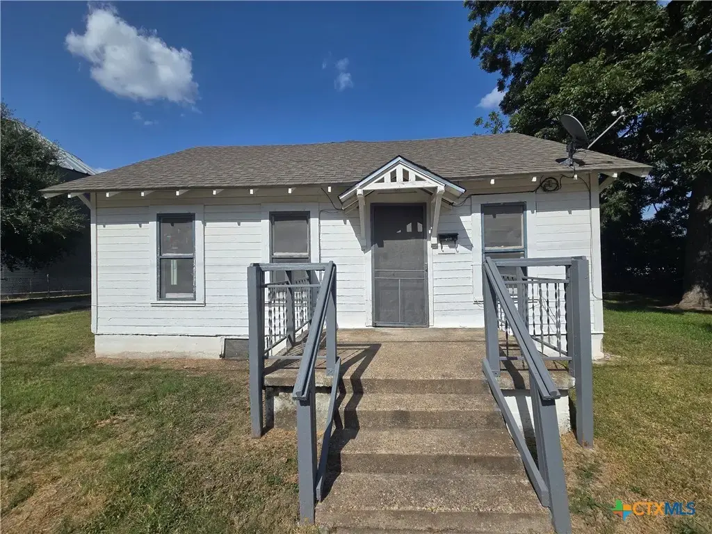 320 Commerce Street, Marlin