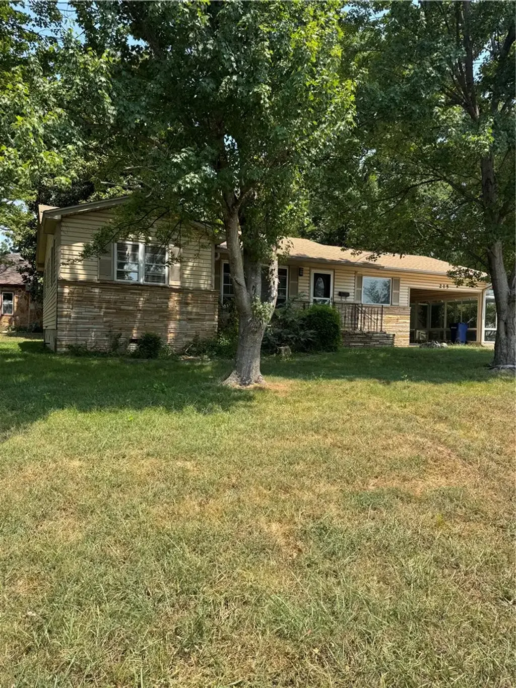 215 W Jefferson Street, Siloam Springs