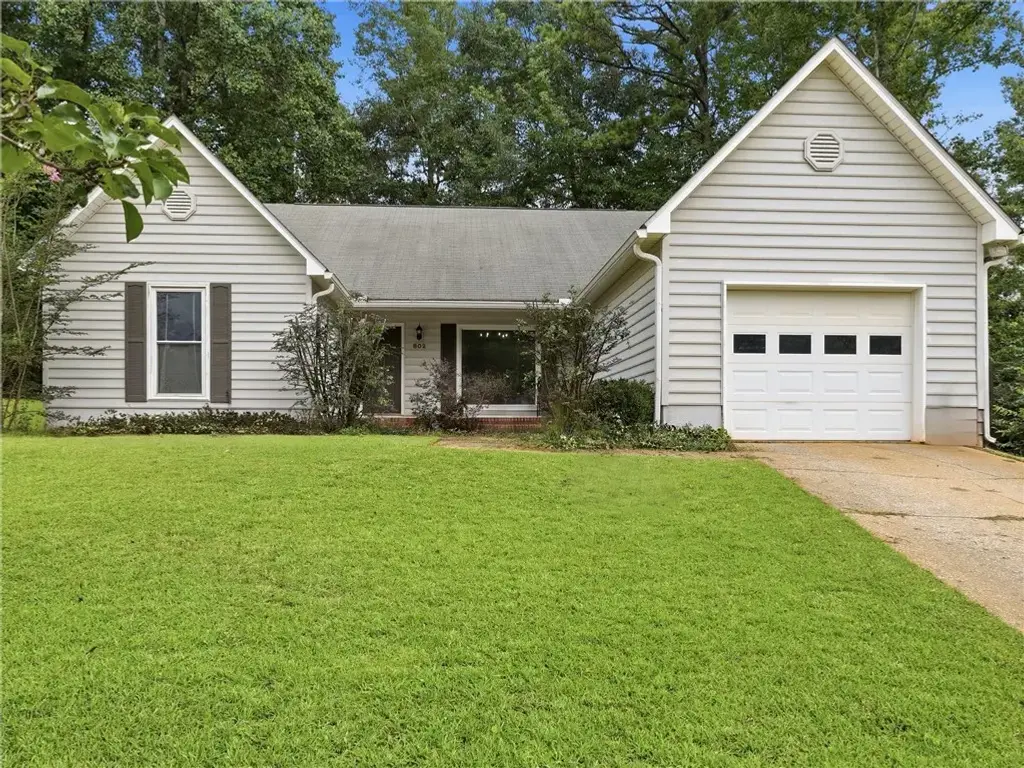802 William Dr, Opelika