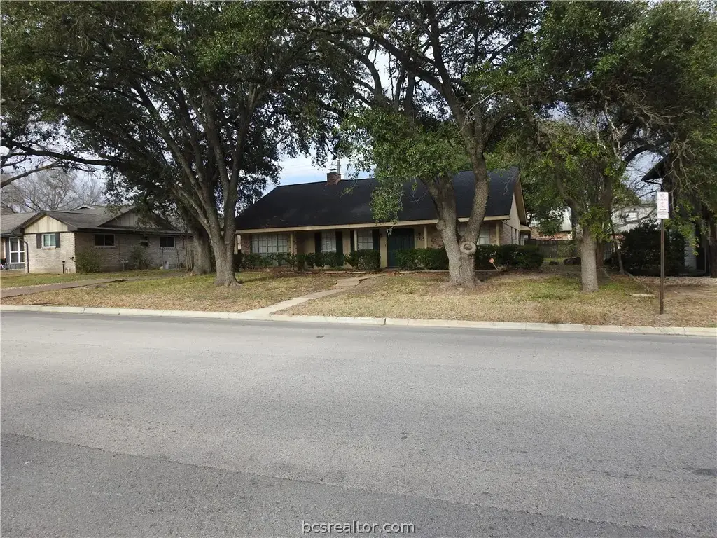 1103 Glade Street, College Station