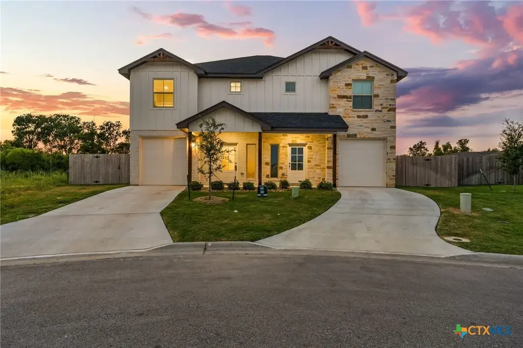 1404 Rita Blanca Court, Temple