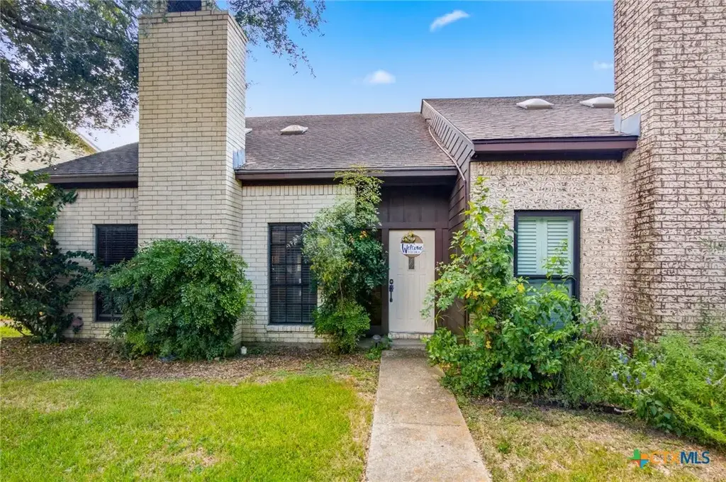 101 Maplewood Drive 7, Victoria