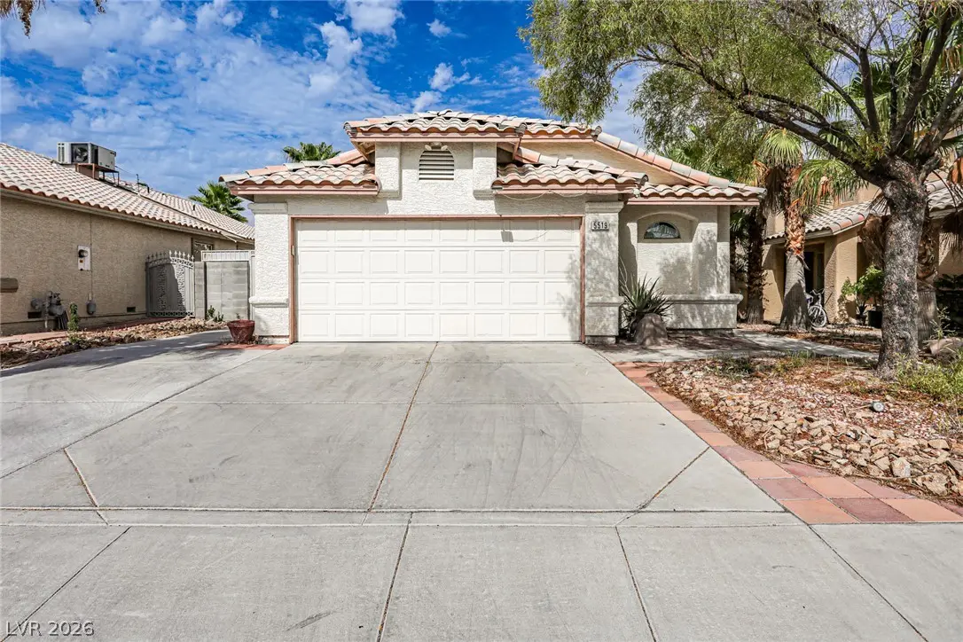 Photo of Listing #2807518