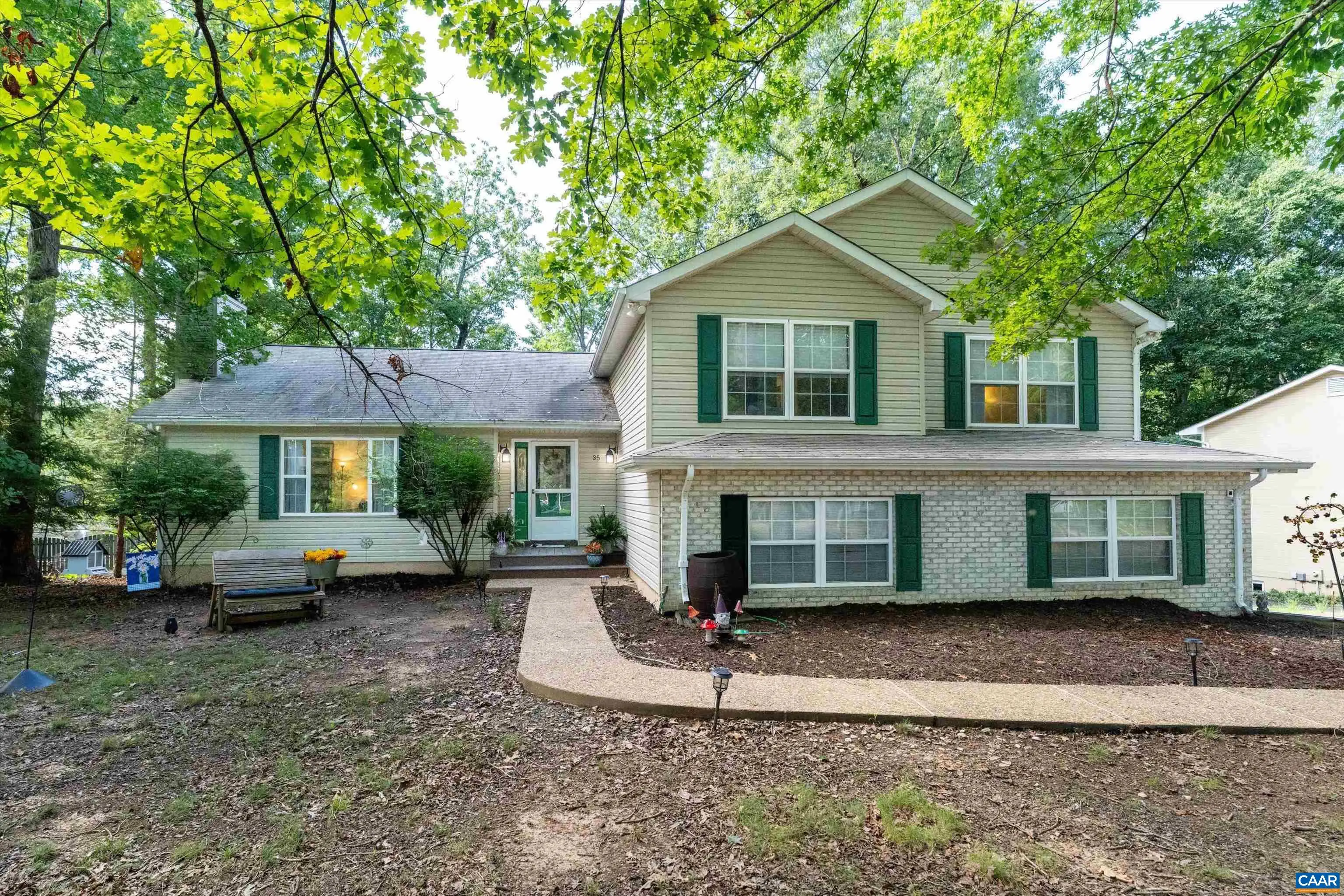 35 Woodlawn Dr, Palmyra