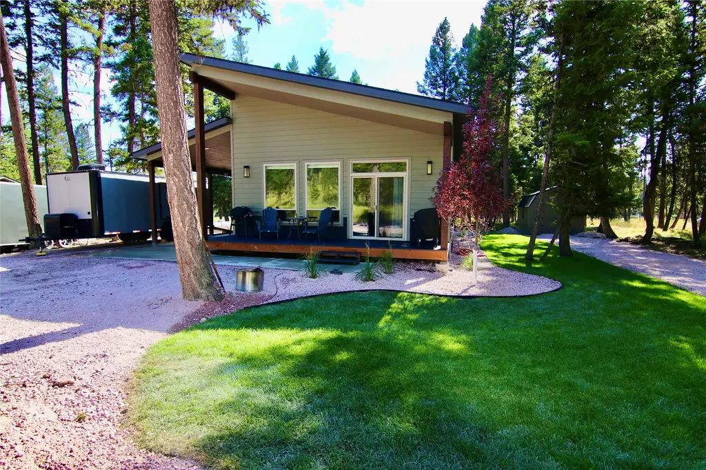 216 Silvertip Trail, Seeley Lake