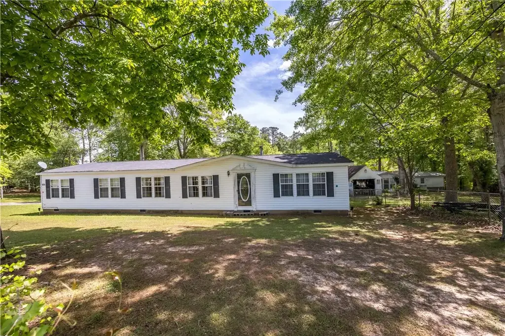 530 Lee Rd 371, Valley
