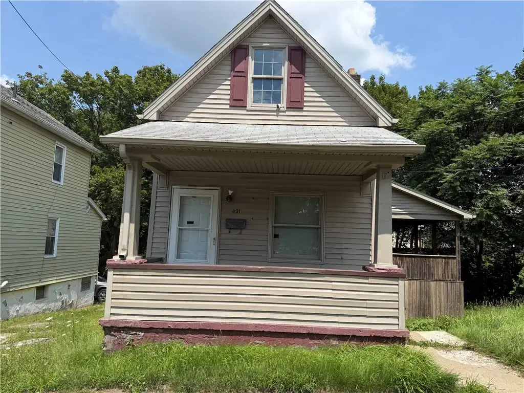 431 Malleable Street , Sharon