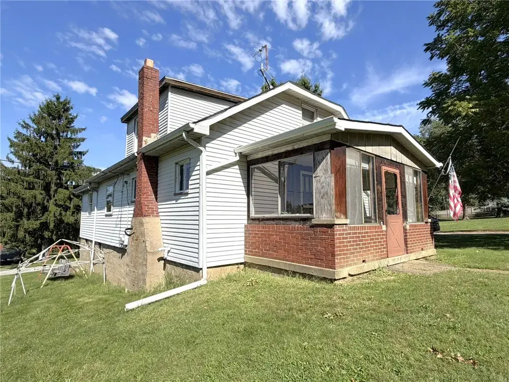 1661 Amy Lane, North Huntingdon
