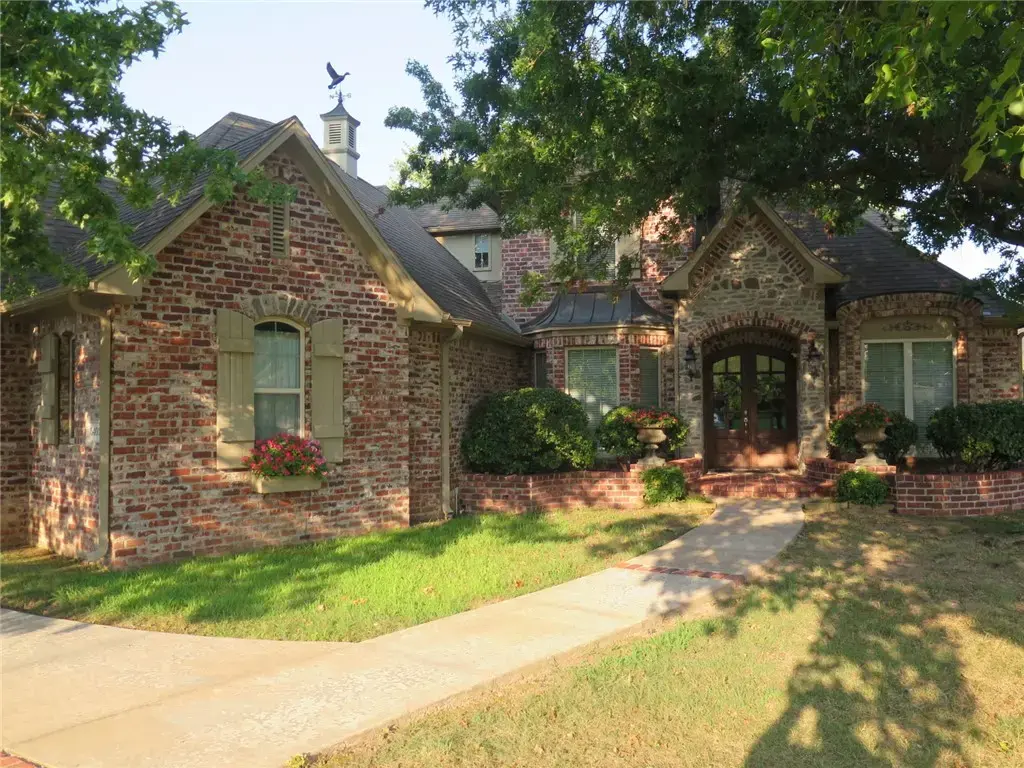 5401 S 44th Street, Rogers