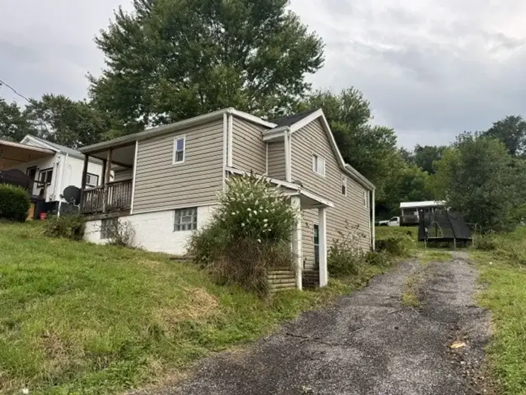 1227 Davis Avenue , Canton