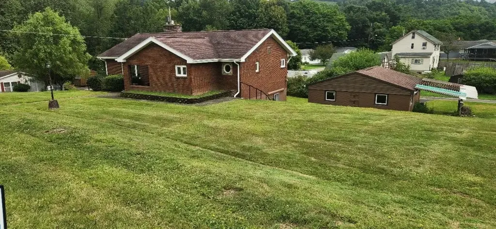 102 Mahony Avenue, Ellport Boro