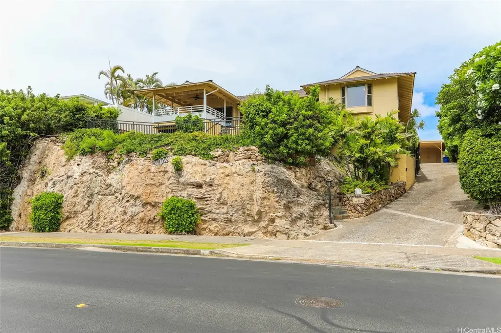 676 Elepaio Street, Honolulu