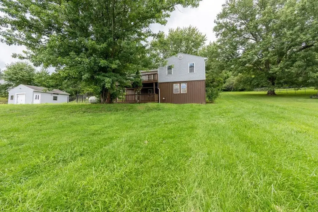 208 Mccleary Road, Hookstown