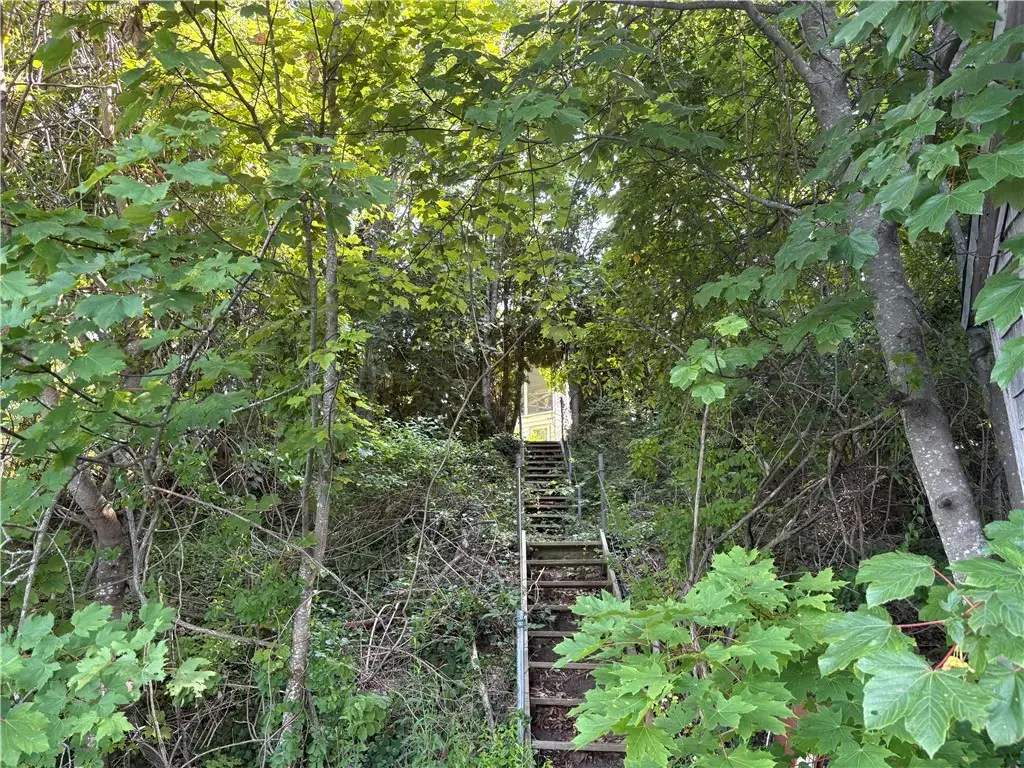 351 County Rd, Barrington