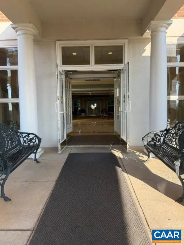 500 Crestwood Dr 2207, Charlottesville