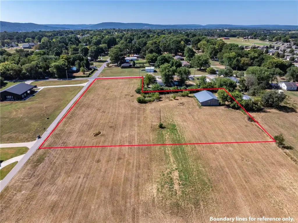 12758 Jim Devault Road, Farmington