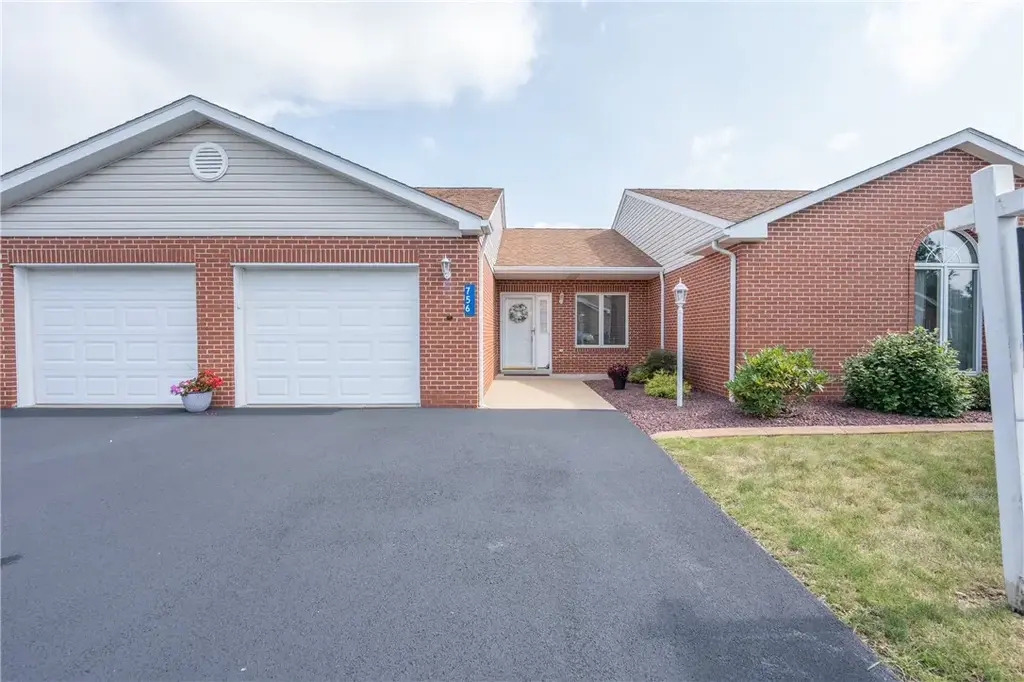 756 Everview Lane , Derry