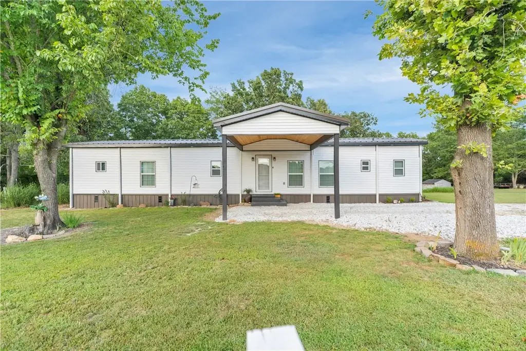17166 Primrose Lane, Fayetteville