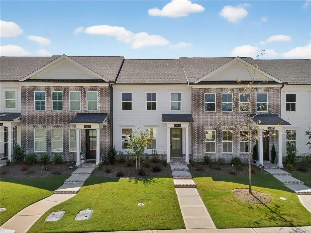 205 Black Swann Rd, Auburn