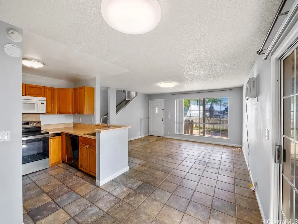 94-1473 Waipio Uka Street # I108, Waipahu
