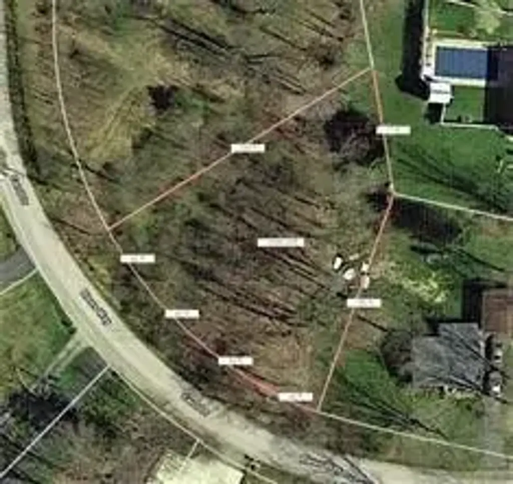 82 Blews Way, Neshannock