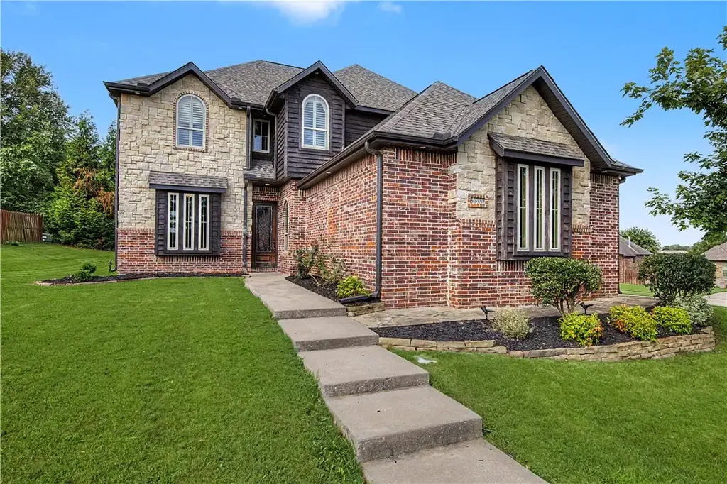 6600 Willowridge Lane, Rogers