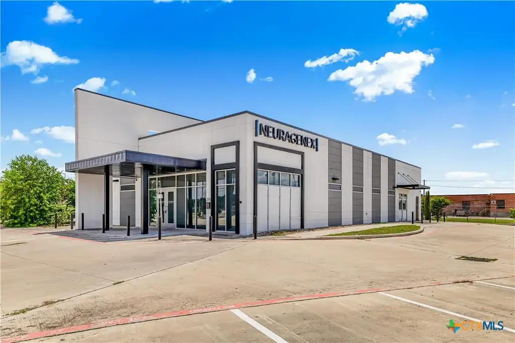 2101 Houston Highway, Victoria