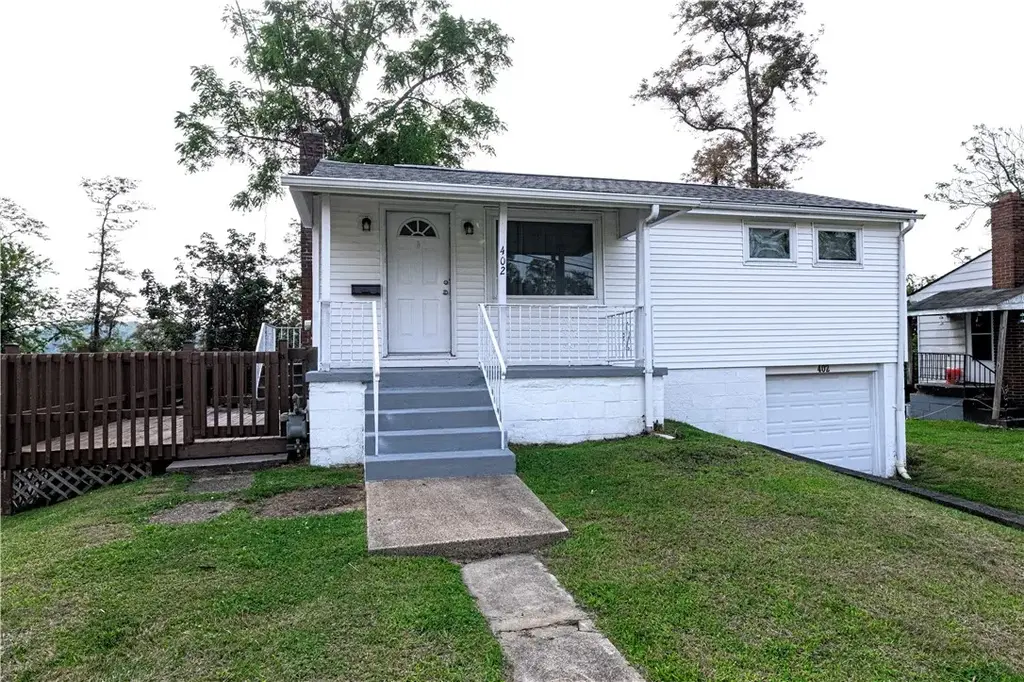 402 Oakhurst Avenue, N Versailles
